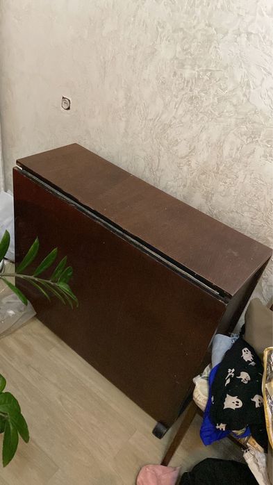 Стиральная машинапродаем  и стол дешево