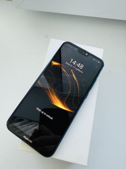 Телефон Huawei P20 lite
