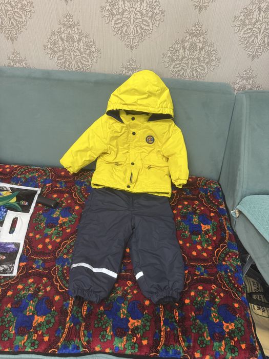 Зимний комбинезон для девочки.