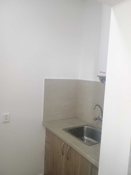 Гарсониера на пешеходна зона