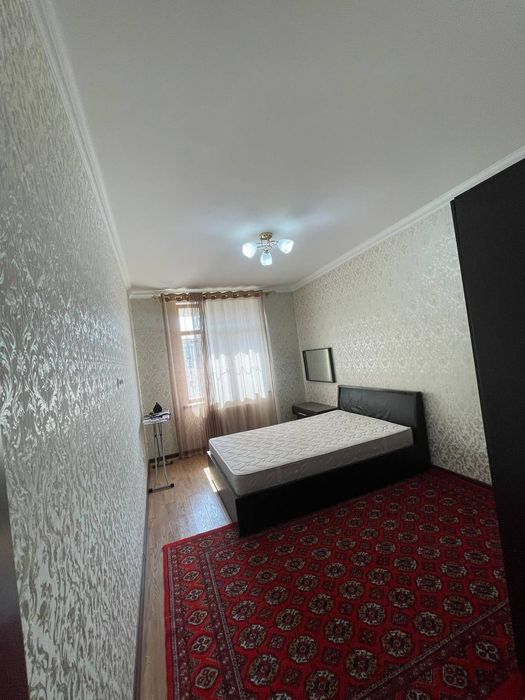 Сдается комната в аренду в своей 3х комнатной квартире на Паркентском