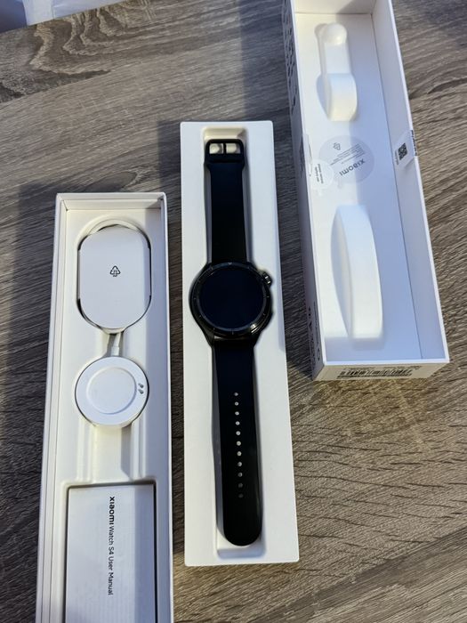 Часовник Xiaomi Watch S4