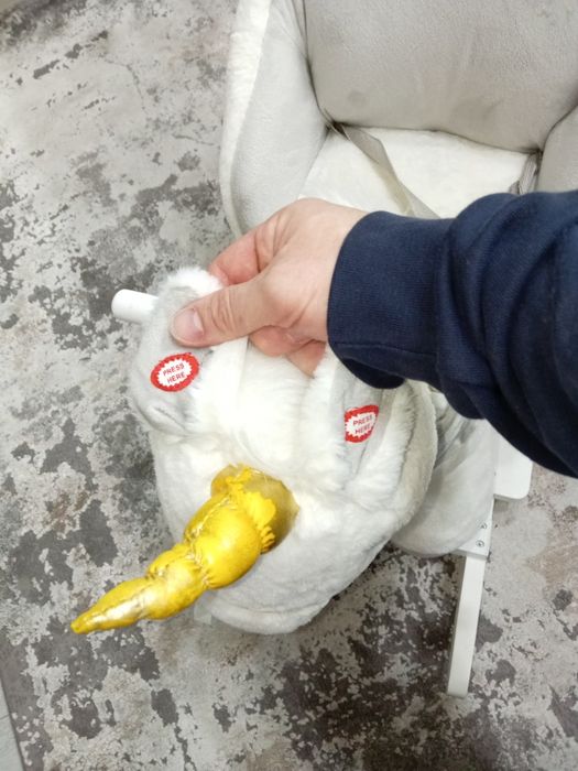 Продавам детско конче със звуков ефект