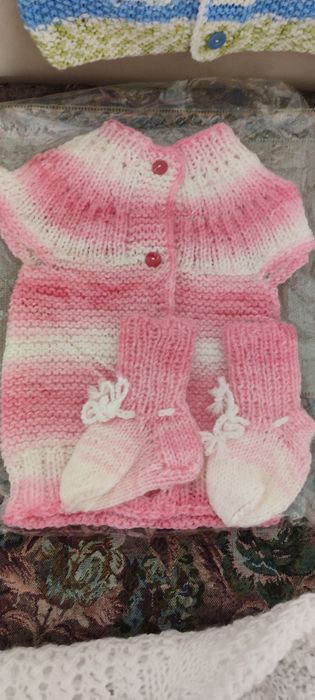 Продам вязанные изделия разные