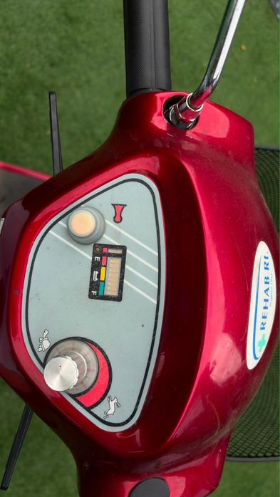 Scuter electric pentru persoane cu mobilitate redusă – schimb cu scuter 125 + diferență