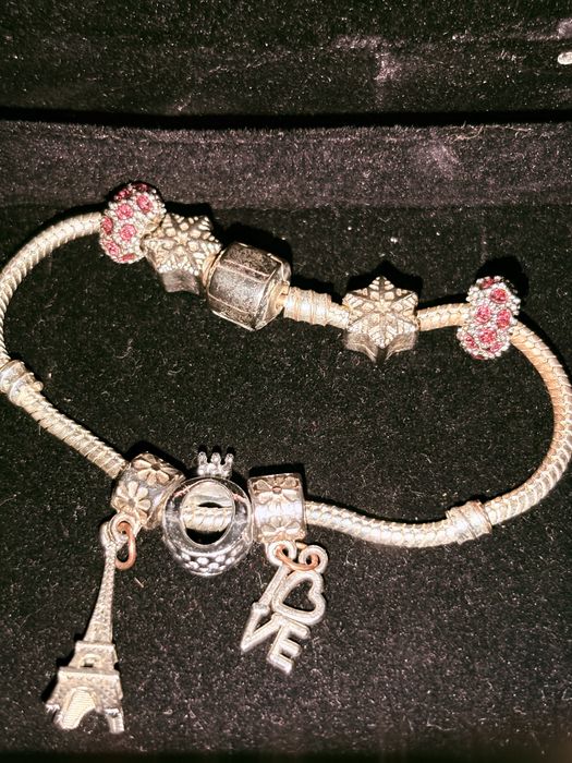 Продам браслет с шармами