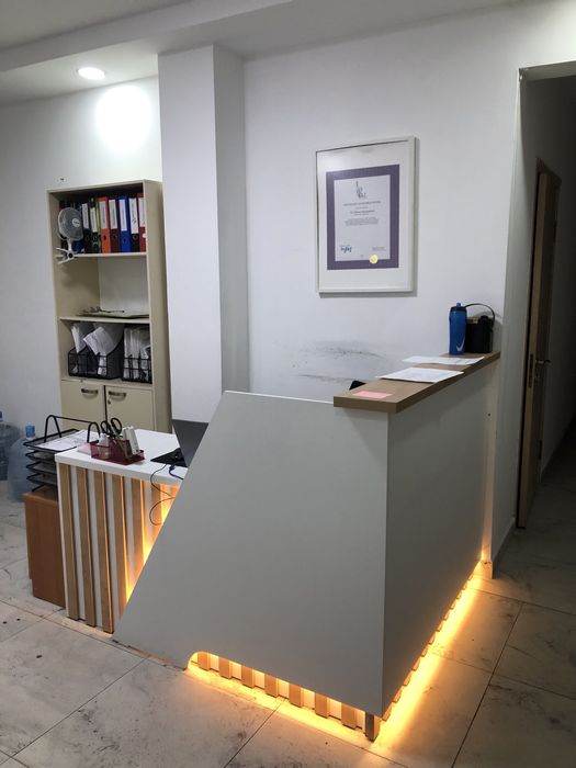 Продам ресепшн офисный