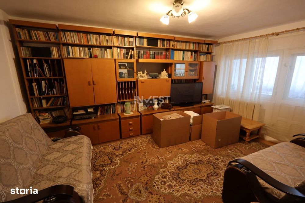 Apartament de vanzare, 4 camere, decomandat, zona Pacurari-Pizza Smile