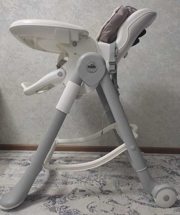 Продается б.у. стульчик для кормления CAM "Il Mondo del Bambino"