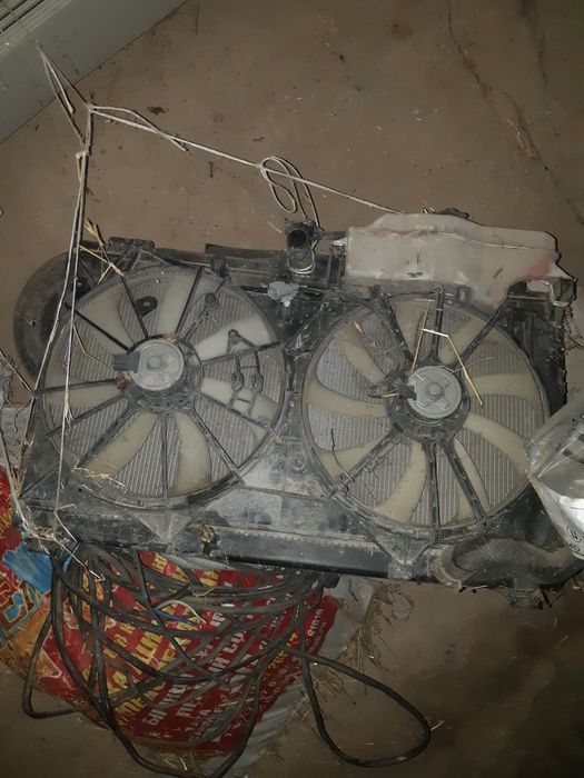 Радиятор багажник камри 50