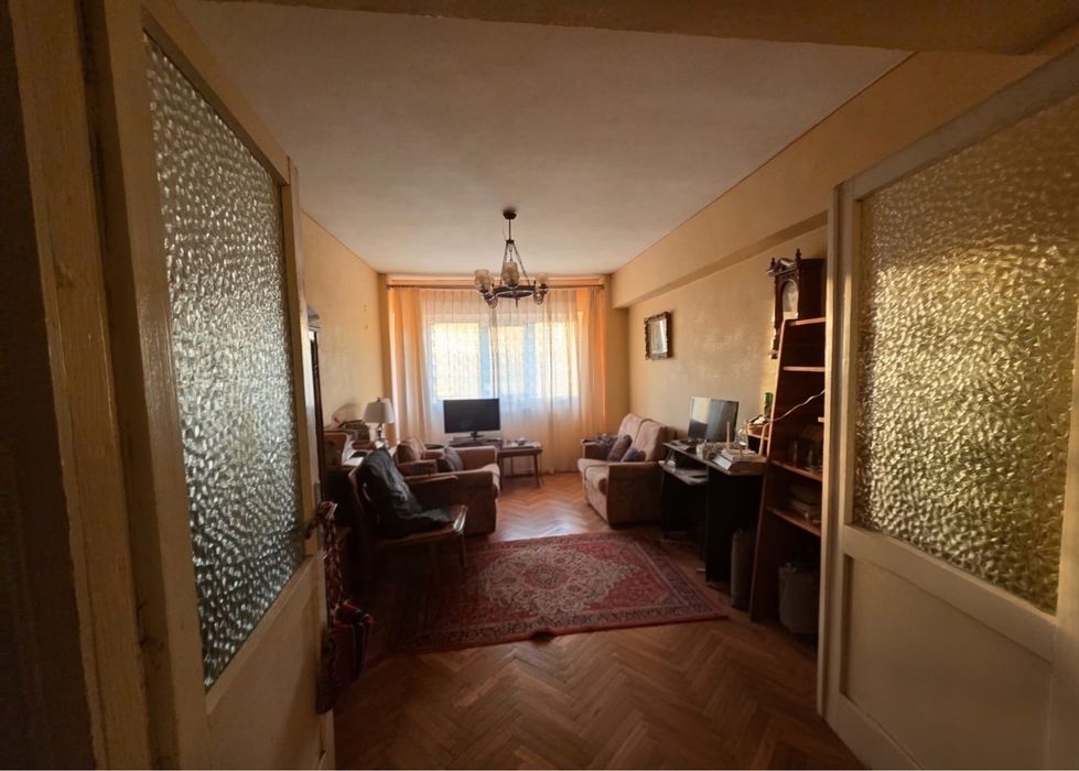Oportunitate centrala - Apartament 4 camere decomandat