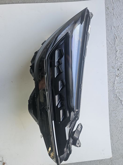 Far dreapta Toyota C-HR CHR 81110-F4240-00
