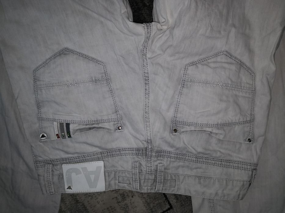 Blugi bărbați Armani Jeans originali.