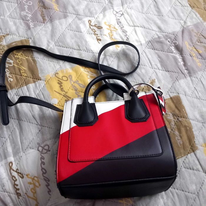 Нова дамска чанта