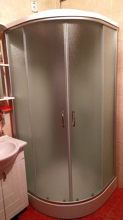 Душевые кабины в наличии