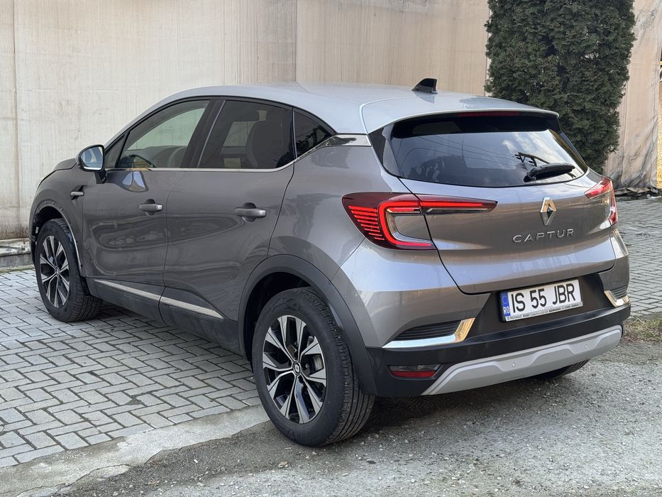 Renault Captur 1.3 Hybrid Automat usor avariat