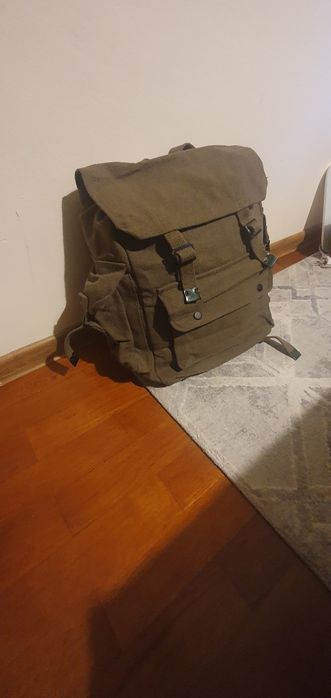 Vând rucsac material gros