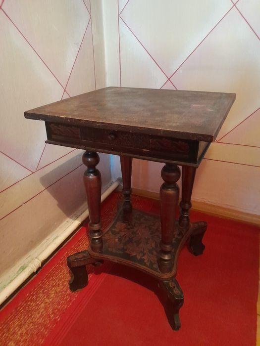 Антикварный стол 1930-х годов