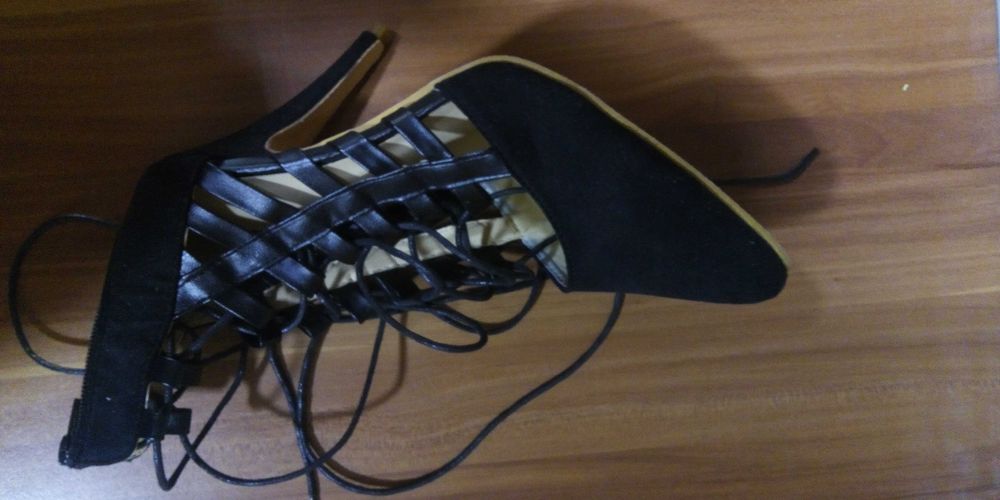 Vând pantofi pentru mărimea 38 si 39