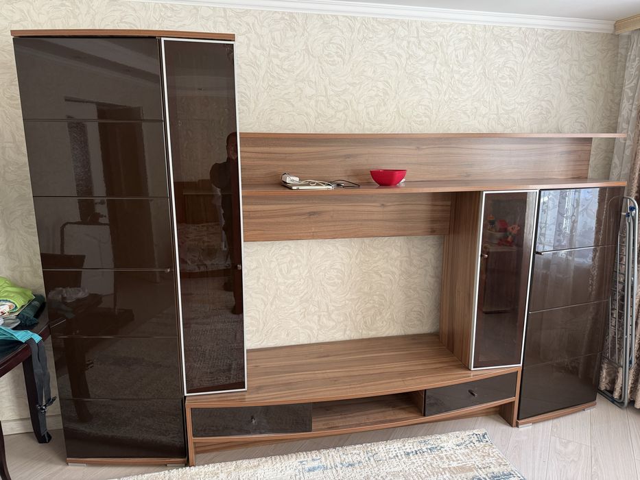 Продам стенку под ТВ зону