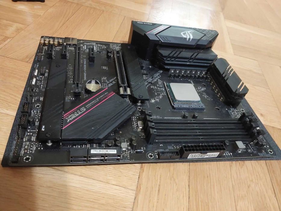 AMD Ryzen 5 5600X + Asus Rog StriX B550-F Gaming