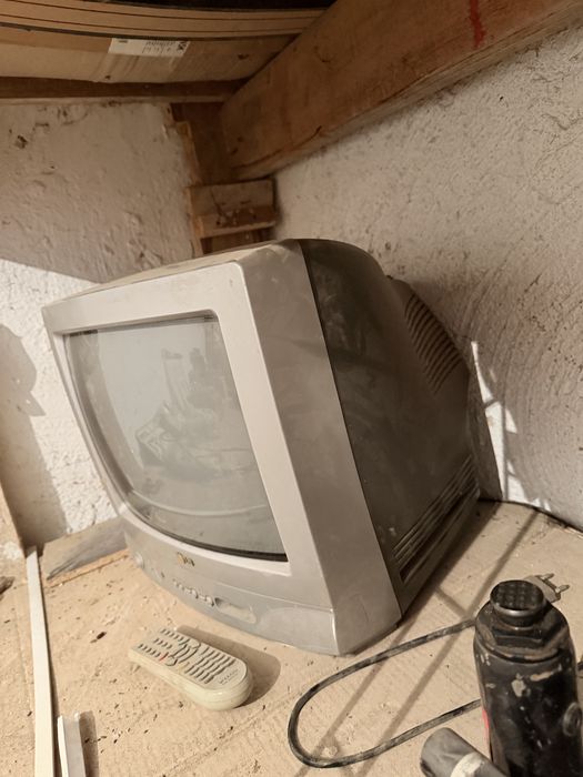 Телевизор LG в раб. Сост