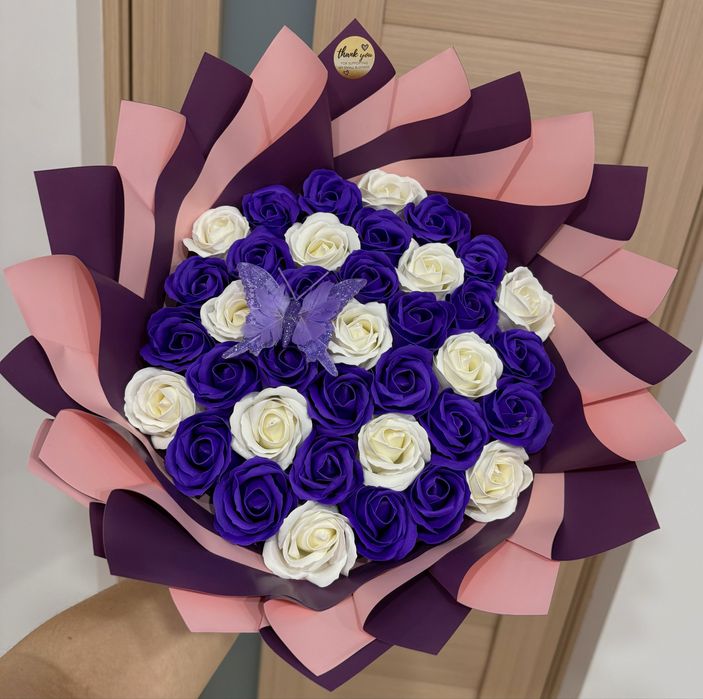 Buchet cu 37 trandafiri de sapun