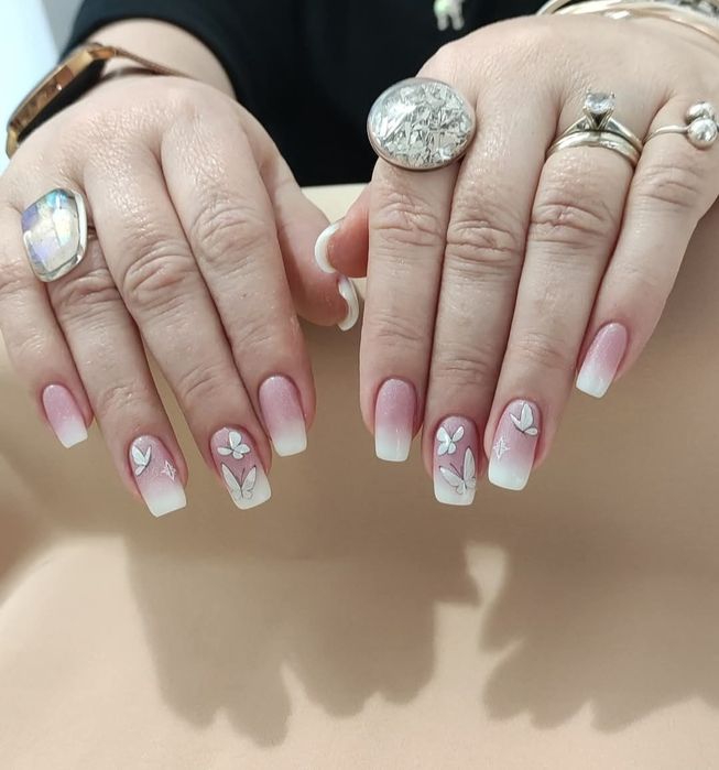 Chemarea specialistului în manichiură/pedichiură la domiciliu