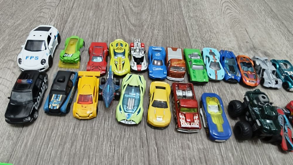 Продам детские игрушки машинки