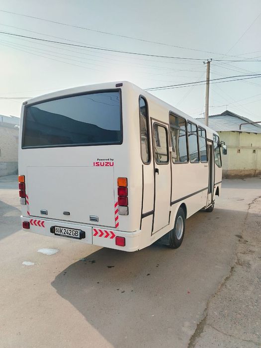 Isuzu Avtobus NP 26