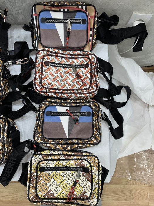 Burberry Чанти 30 лв