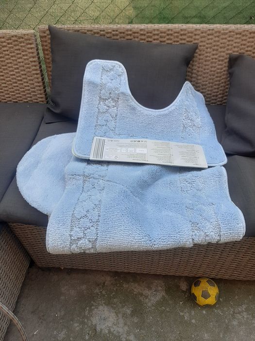 Продавам 4 бр батерии за вода почти нови  плюс резервни меки връзки