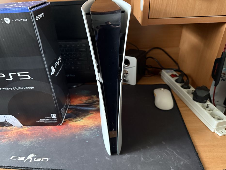 Продаю PS5 Slim 1TB