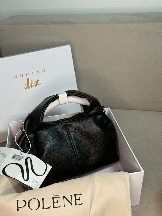 Нова дамска чанта Polène Numéro Neuf Mini
Моделът е изработен от висококачествена естествена кожа, която придава усещ