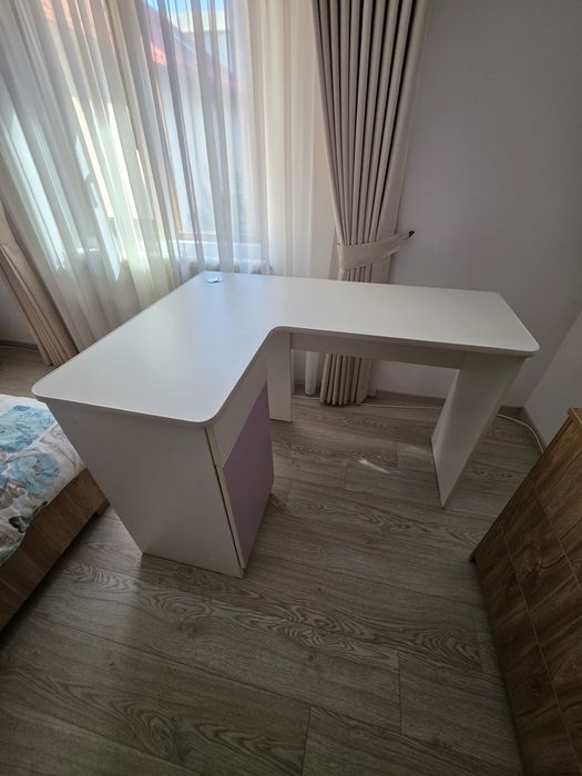 Birou colț 1305(L)×985(l)×860(h)