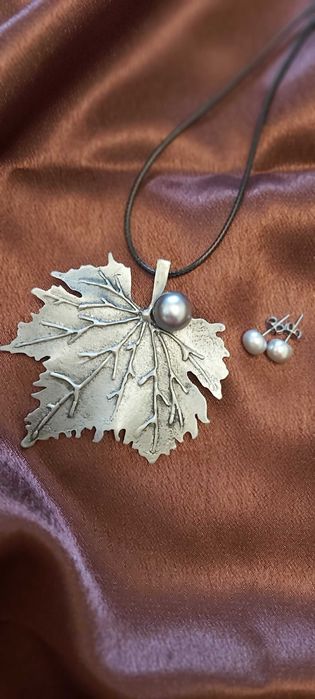 Продам комплект бижутерии