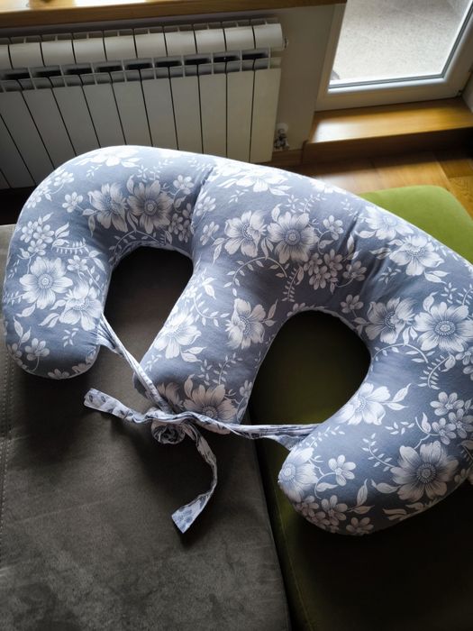 Възглавница за тандемно хранене на близнаци