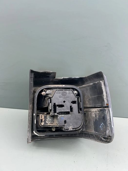 Lampa / Tripla stop stanga pe aripa Volkswagen VW Passat 1991