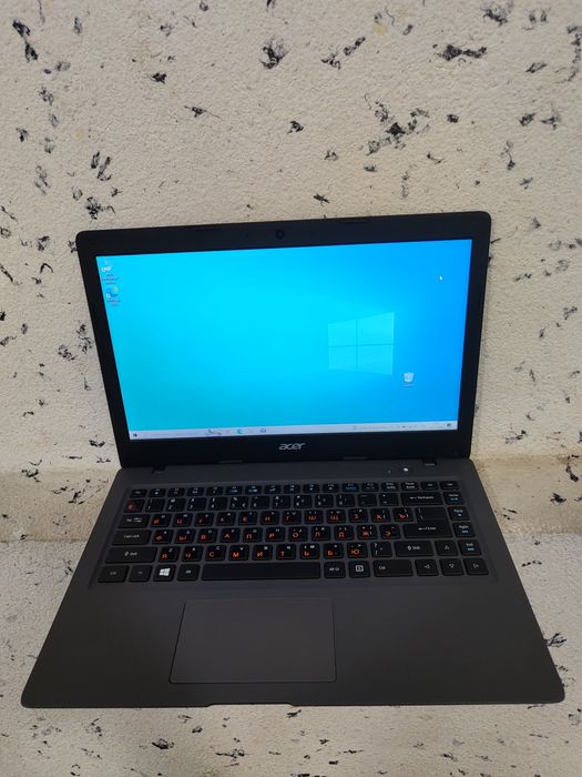 8-10soatgacha zaryad ushlaydi Acer Celeron