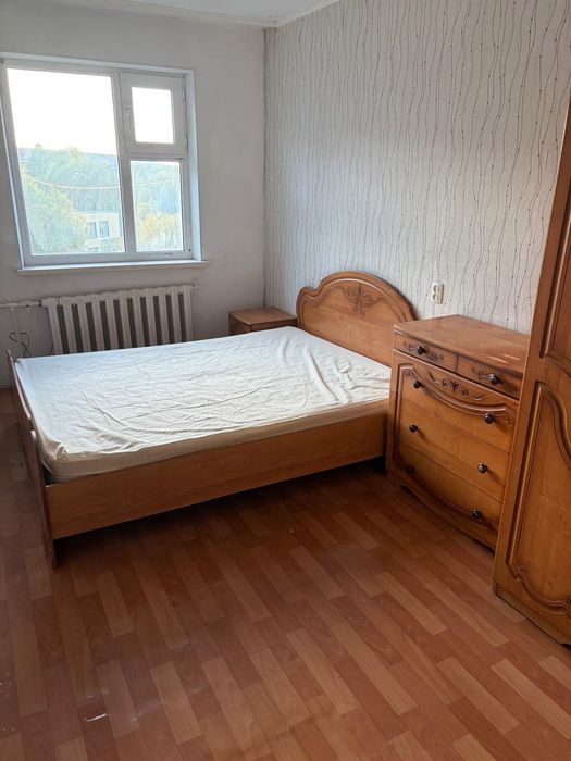 Продам спальный гарнитур