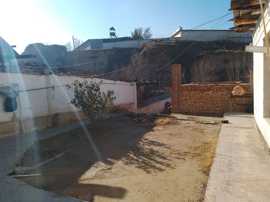 Продаётся дом в центре - Кирпичка, 7 соток