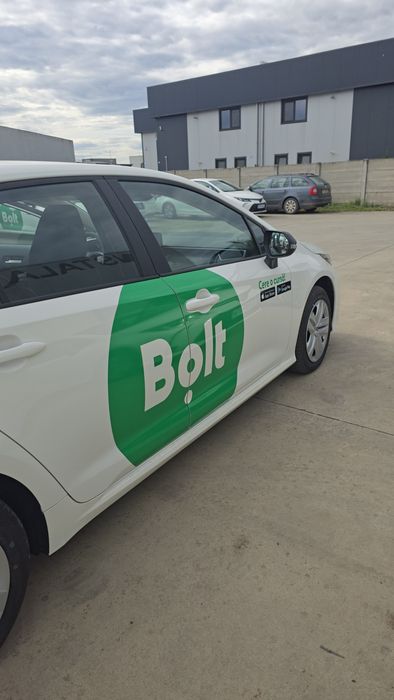 Închirieri Auto Toyota Corolla Hidrid pt Ridesharing