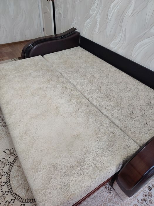 Продам диван б/у в хорошем состоянии