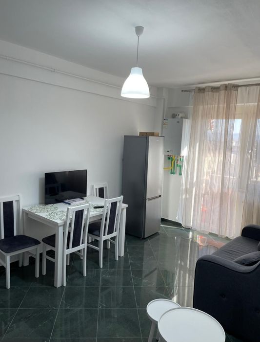 Pers. Fizica Vand ap cu 2 camere vis a vis de Hanul Visoianu