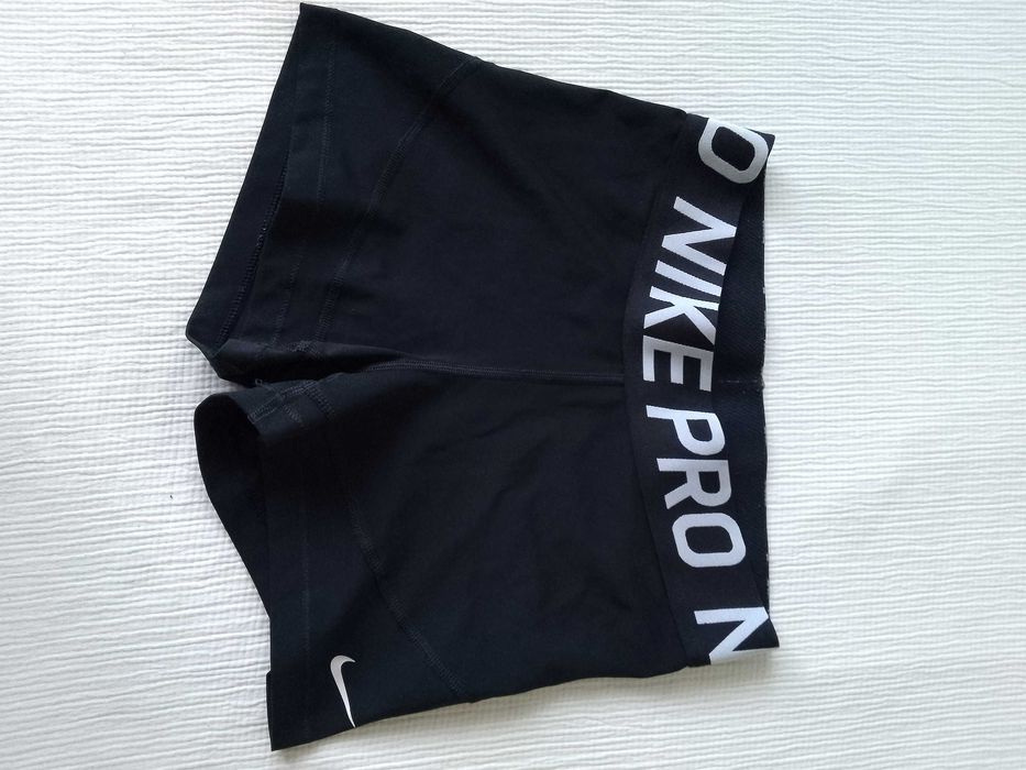Къси панталонки Nike Pro (Dri-Fit). Размер S