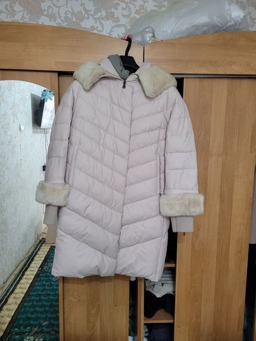 Продам зимний пуховик