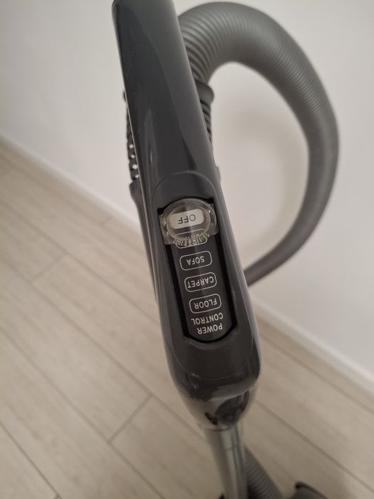 Пылесос LG 2000W