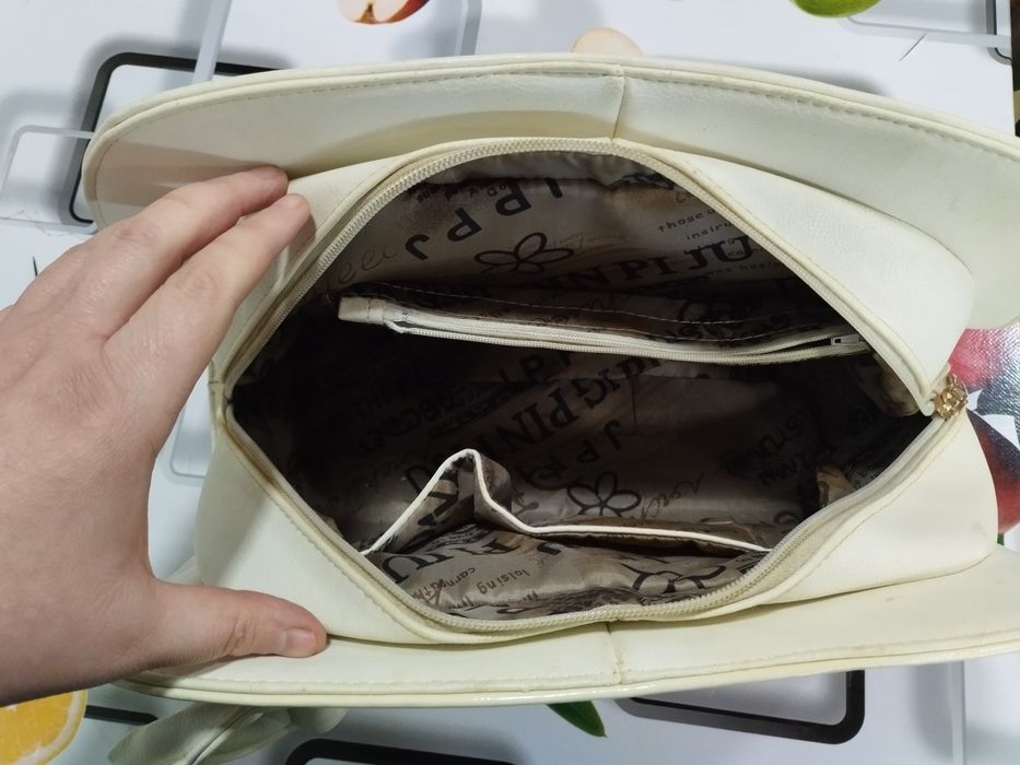 Сумки  женские цена за обе