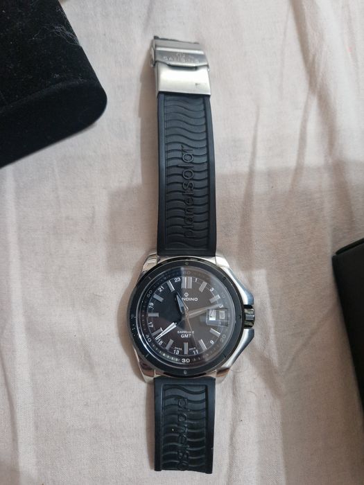 Часовник candino швейцарски