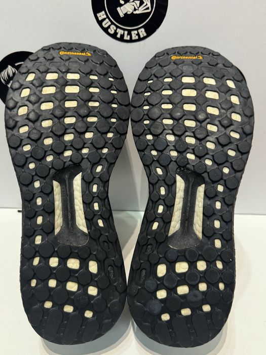 Маратонки ADIDAS Boost PHARRELL WILLIAMS . Номер 42.5